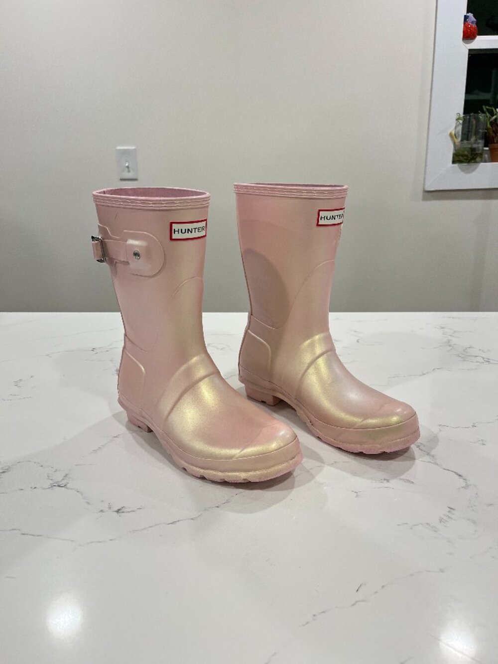Hunter Iridescent Light Pink Mid Size Rain Boots 7